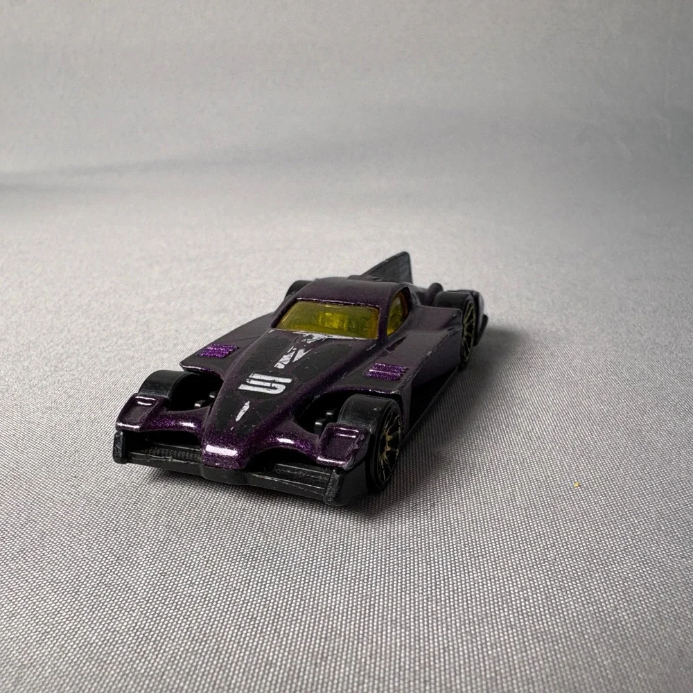 Hot Wheels Formul8r Purple Metallic Diecast Race Car Gold Wheels 1:64 Scale